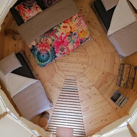Les Tipis D'adri Sur Rb&b Apartment